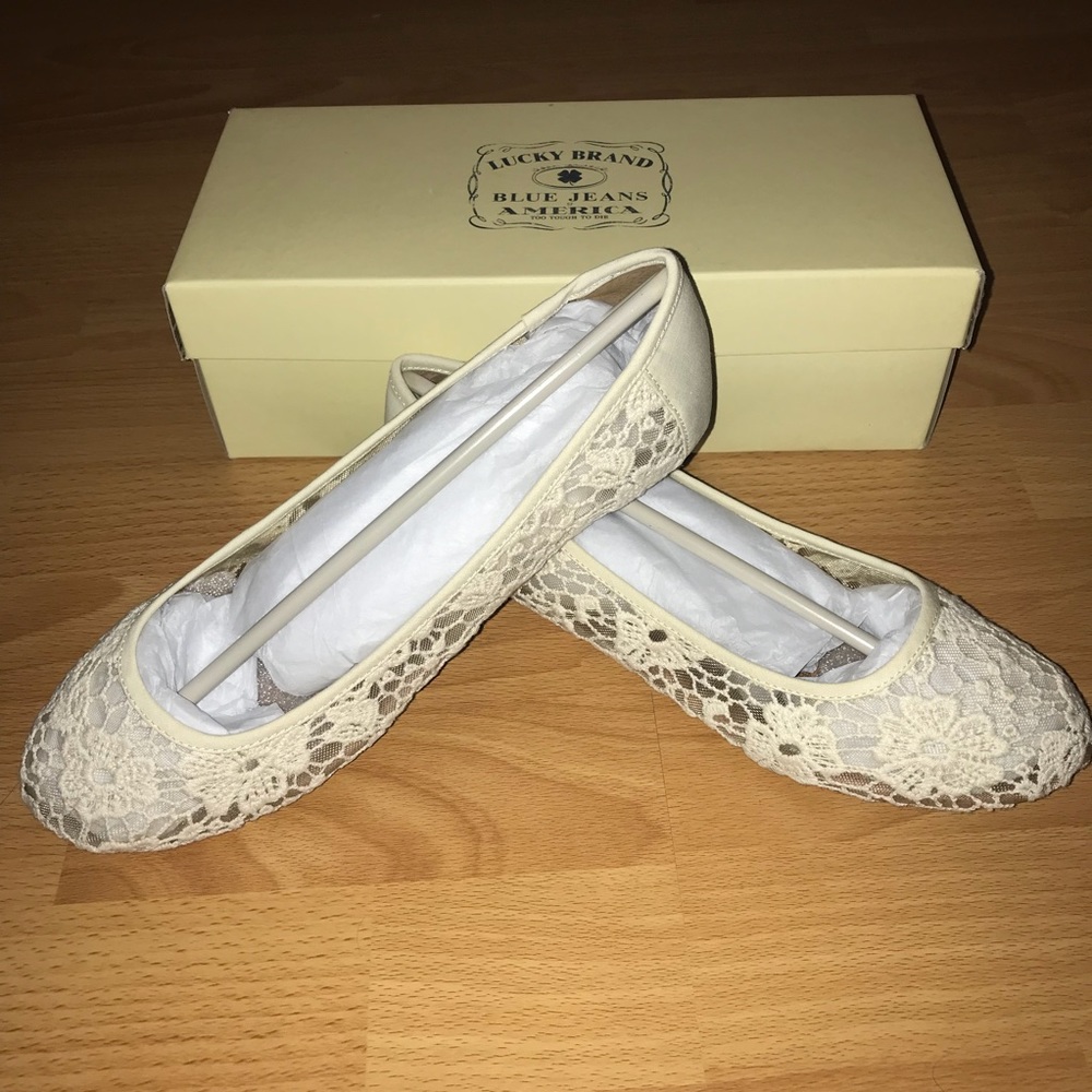 Lucky Brand Women’s Elisabeta Flats